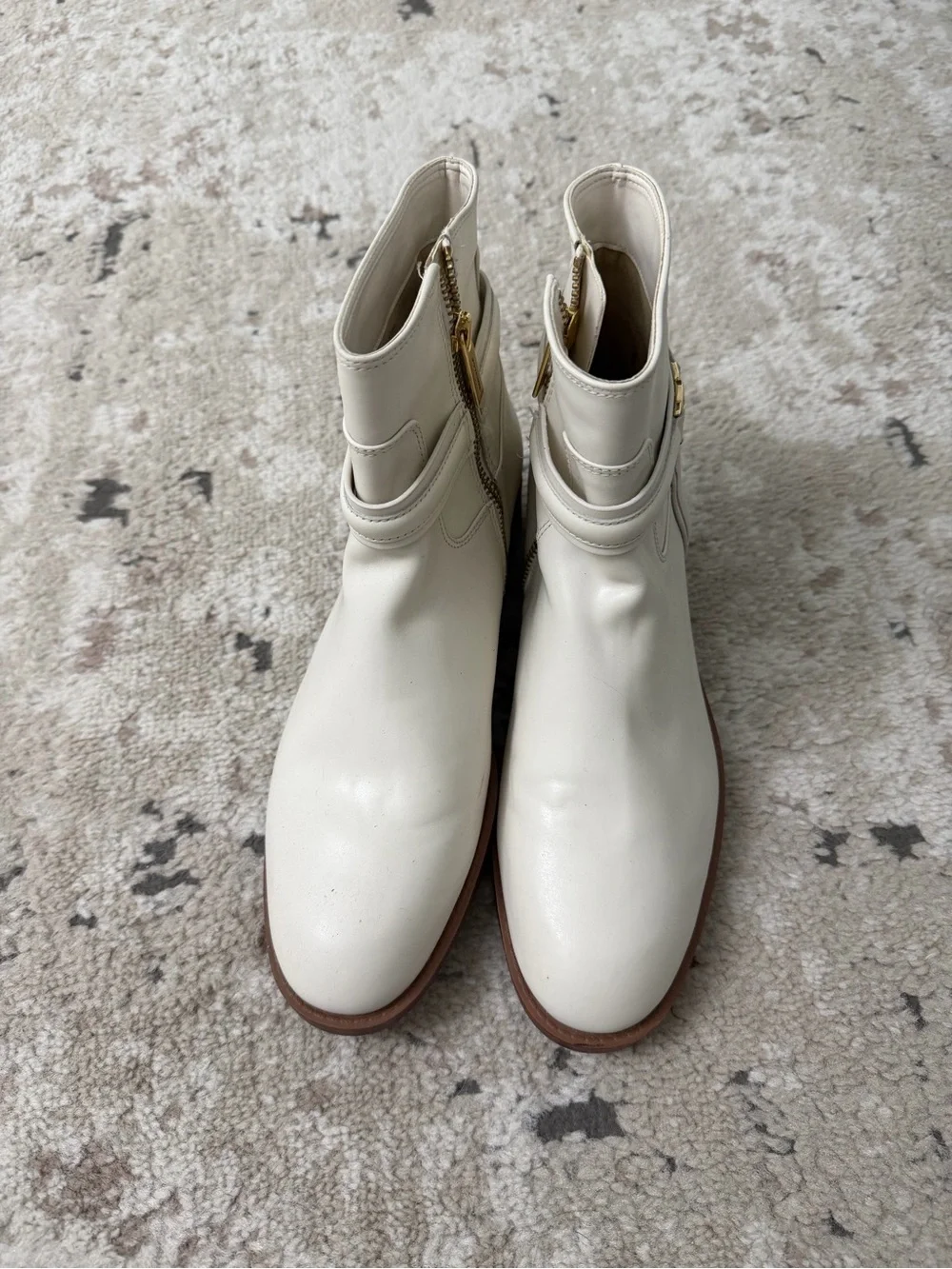 Michael Kors Mindy Leather Boots in Ivory Size 9